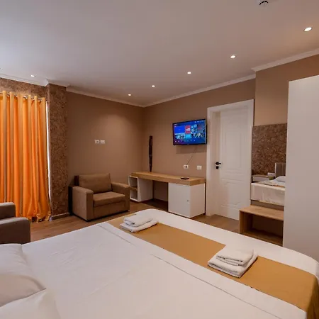 Lider Hotel 4*