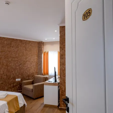 Lider Hotel