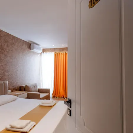 Lider Hotel