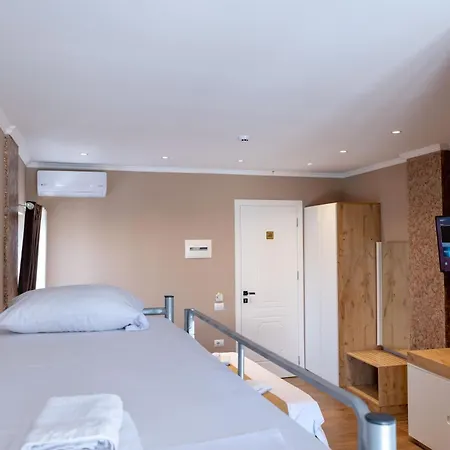 Lider Hotel