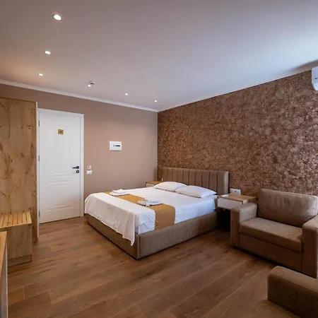 Lider Hotel 4*